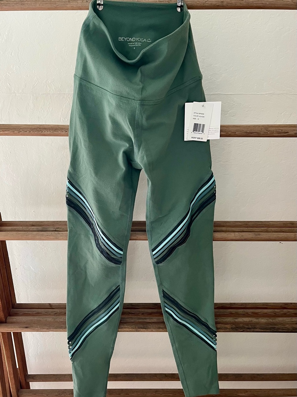 NWT Beyond Yoga Get Your Filament in Aloha Green High Waist Leggings